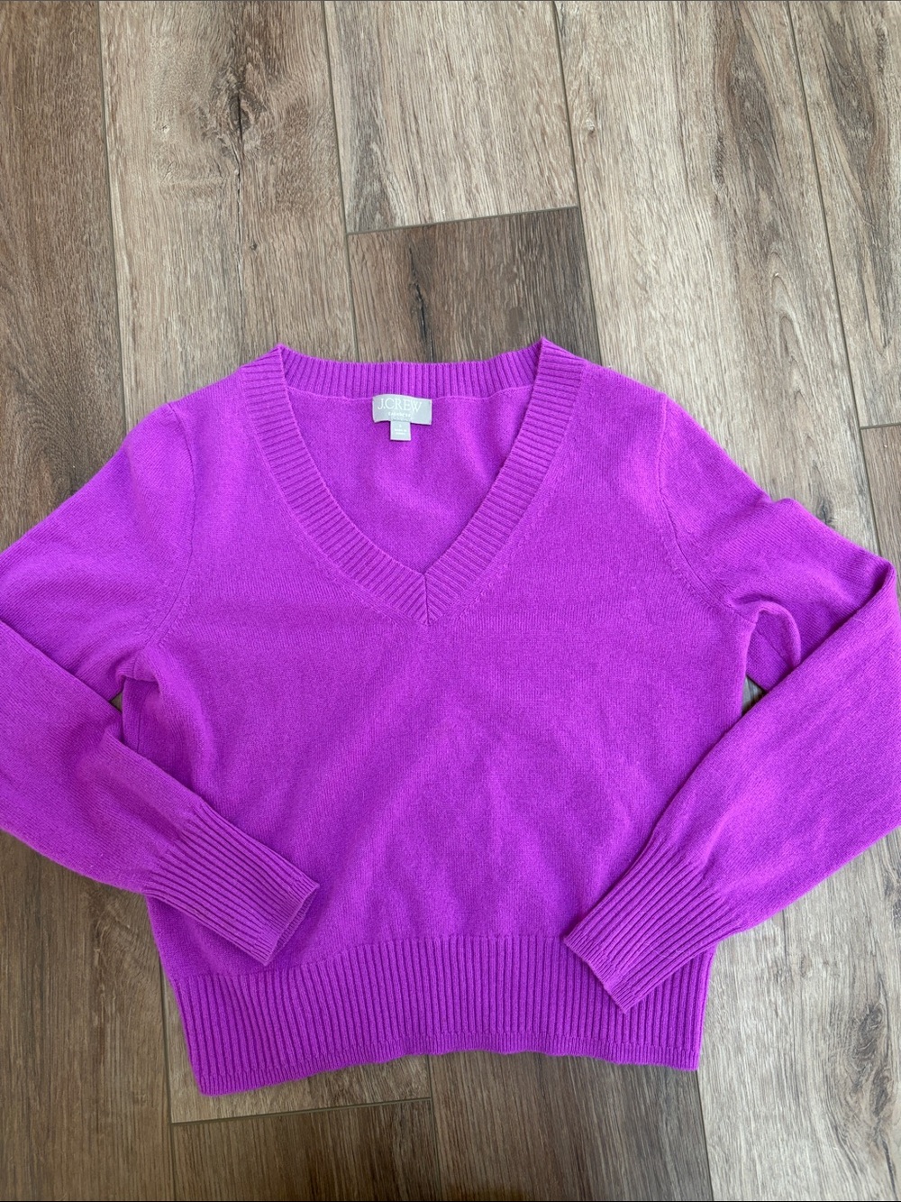 J. Crew V-Neck 100% Cashmere Sweater in Bright Purple Pink Luxury Cropped